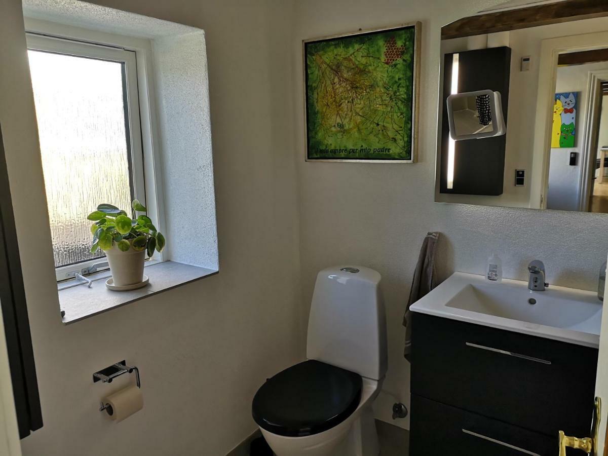 Commuter Room For One Or Two People Munkebo Exterior photo