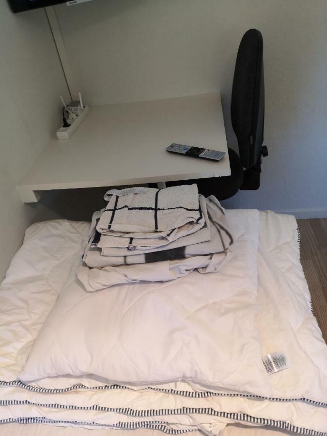 Commuter Room For One Or Two People Munkebo Exterior photo